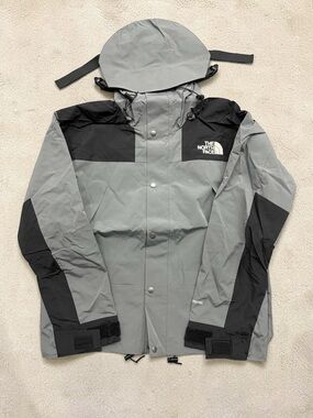 The North Face DryVent Waterproof Jacket - Gray/Black